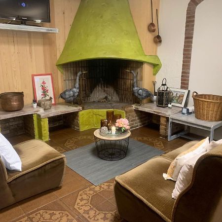 Hostal Torras Sant Hilari Sacalm Exterior photo